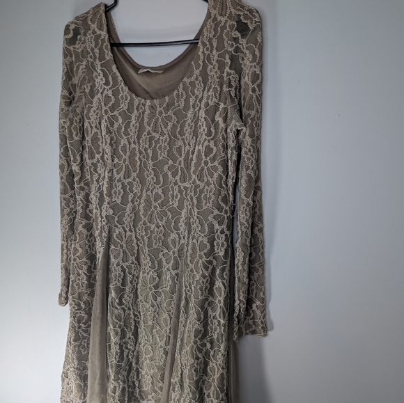 Alter'd State Lace Shift Dress Dress in Btown Size Medium - Picture 5 of 11
